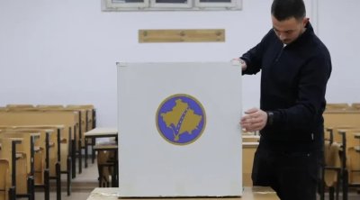 Kosovoda növbədənkənar parlament seçkilərində səsvermə keçirilir