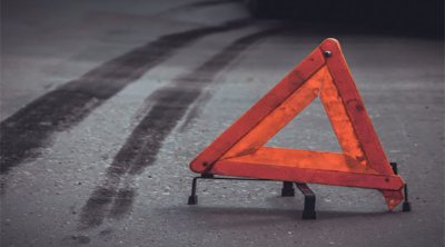 Qaxda avtomobil ağaca çırpıldı - Sürücü VƏFAT ETDİ