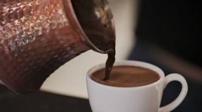 Türk qəhvəsinə bir qaşıq əlavə edin: Yağları əridir