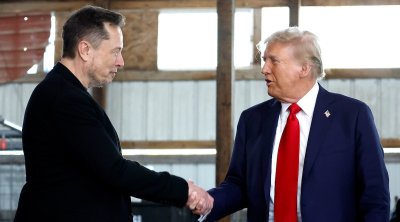 Tramp İlon Maskı təriflədi