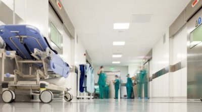 Xəstəxanaya müayinəyə gələn şəxs dəhlizdə VƏFAT ETDİ