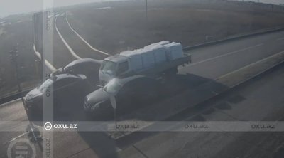 Bakıda eyni yolda baş verən iki qəzanın ANBAAN GÖRÜNTÜLƏRİ
