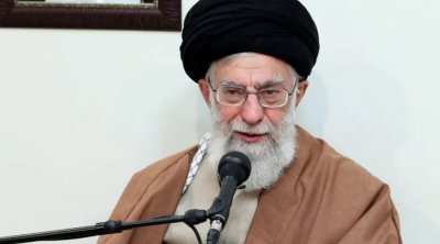 Güneyli qadın Xameneini namərd adlandırdı: “Öldürmə, çörək ver” – VİDEO