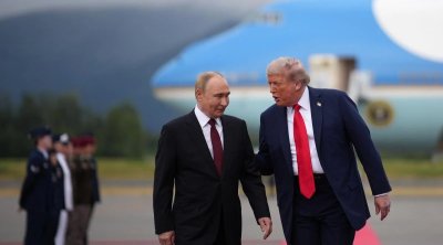 Tramp Putinlə iki tərəfli oyun aparır - NYT