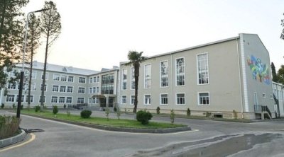 Bakıda məktəbdə müəllim direktor müavinini DÖYDÜ