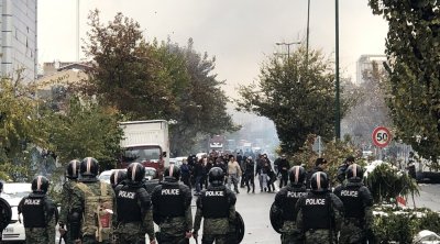 İrandakı etirazlarda daha bir polis əməkdaşı öldürüldü