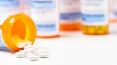 Tibb dünyasını ikiyə bölən qərar: Reseptləri artıq həkimlər yazmır