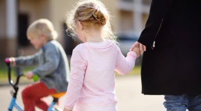 Azərbaycanda övladlığa uşaq götürən subay şəxslərin SAYI