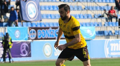 Yığmamızın üzvü &ldquo;Neftçi&rdquo;dən getmək istəyir