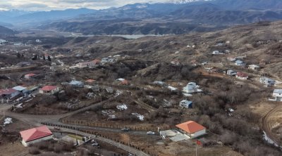 İlham Əliyev Ağdərə rayonunun Heyvalı kəndində görülmüş işlərlə tanış oldu