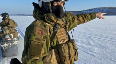 Norveç Trampın təhdidləri fonunda Qrenlandiyaya iki hərbçi GÖNDƏRƏCƏK