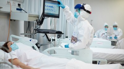 COVID-19-la mübarizədə iştirak edən tibb işçilərinin maaşları ilə bağlı QƏRAR