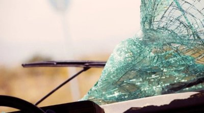 Şəmkirdə yük maşını ağaca çırpılıb, bir nəfər ölüb