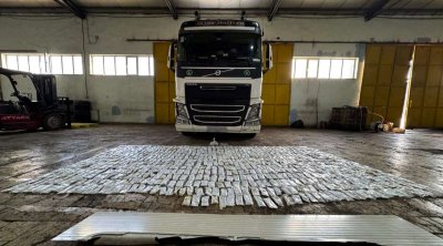 Naxçıvanda ƏMƏLİYYAT: İrandan Polşaya gedən yük maşınında yoxlama aparıldı - FOTO