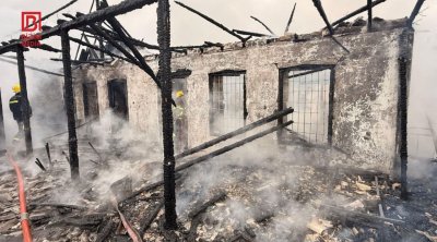 Ucarda ev yanaraq külə döndü &ndash; FOTO/VİDEO