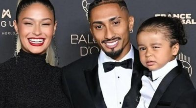 Rafinyadan həyat yoldaşına 60 min avroluq HƏDİYYƏ - FOTO