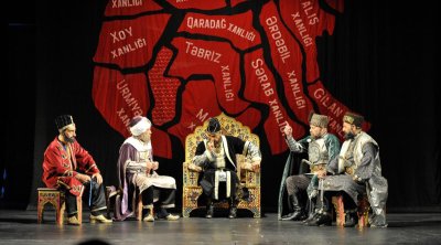 Nazirlik teatrlardakı struktur dəyişikliklərinə aydınlıq gətirdi