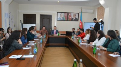 “Uğurlu kommunikasiya: səlis nitq və sərlövhə yaradıcılığı” mövzusunda təlim keçirildi - FOTO