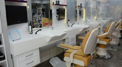 Bakıda bərbərxanada dava - Müştəri döyüldü