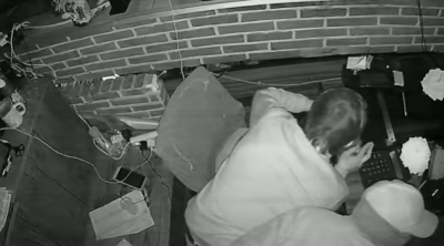 Bakıda kafedən oğurluq edənlər kameraya düşdü &ndash; ANBAAN VİDEO