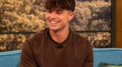 İngilis çirkli corablardan sərvət qazandı