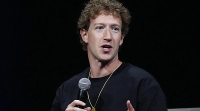 Zukerberg milyarderlər adasına KÖÇÜR?