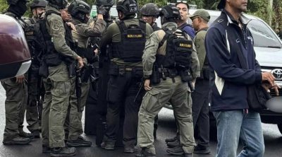 Tailandda 18 yaşlı şəxs məktəbdə 300-dən çox insanı girov götürdü &ndash; VİDEO