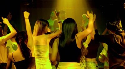 Bakıda &ldquo;pub&rdquo;da çəkdiyi əxlaqsız videoları paylaşdı - Həbs olundu