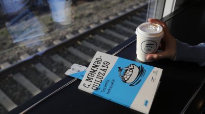 ADY-dən sərnişinlərə maraqlı hədiyyə - FOTO