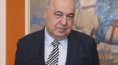 Çingiz Abdullayev: "Sanki alçalaraq pul istəyirik"