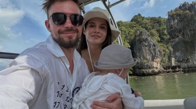 Aktyor həyat yoldaşının bikinidə FOTOSUNU yaydı