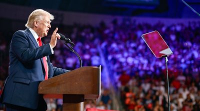 Tramp: &ldquo;Ukrayna ən qısa müddətdə danışıqlar masasına oturmalıdır&rdquo; - VİDEO