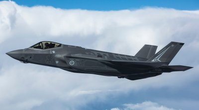 ABŞ Yaxın Şərqə daha 18 qırıcı göndərdi