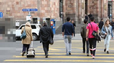 Həmyerlimiz Ermənistanda qadınla uşağı xilas etdi – VİDEO