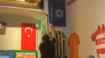 İngilislər Bakıda &ldquo;Çelsi&rdquo; bayrağını sökdü &ndash; VİDEO