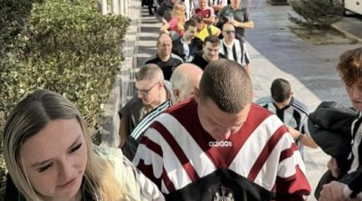 Bakının mərkəzində ingilis azarkeşlərin uzun növbəsi &ndash; FOTO