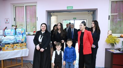 Leyla Əliyeva Tiranada uşaq evini və Universitet Xəstəxana Mərkəzini ziyarət etdi – FOTO