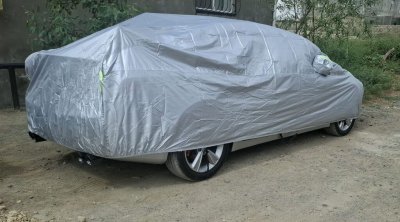 Gömrük terminalında maşının altından meyit tapıldı