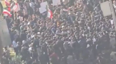 Tehran və Məşhəddə tələbələr ABŞ-a səsləndi: “İrana zərbə endir” - VİDEO