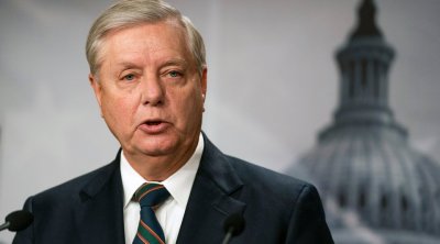 Senator Trampa səsləndi: İrana zərbə endirməmək çağırışlarına uymayın - FOTO