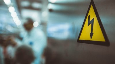 Goranboyda yeniyetməni &ldquo;tok&rdquo; vurdu - Vəziyyəti ağırdır