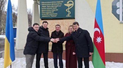 Azərbaycanın humanitar yardımı Kiyevə təhvil verildi - FOTO