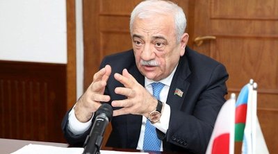 Möhbalıyevin restoranında QALMAQAL: İcraçı direktor pulları kazinoda uduzdu