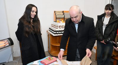 Leyla Əliyeva Qubada arıçı ailəsində qonaq oldu - FOTO