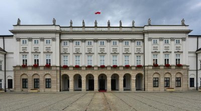 Polşa Prezidentinin ofisi QARƏT EDİLDİ