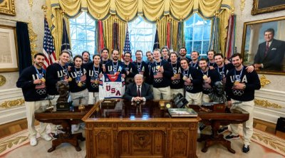 5 hokkeyçi Trampın qəbuluna getmədi - VİDEO