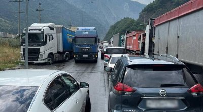Gürcüstan 100-dən çox erməni maşınını sərhəddən buraxmır &ndash; İrəvan izahat tələb edir