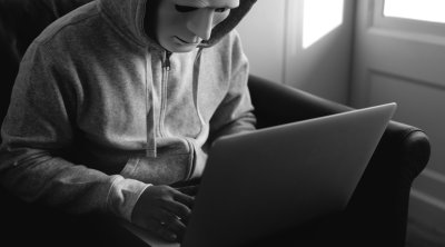 BDU tələbələrinin nalayiq formada paylaşılması davam edir – FOTO