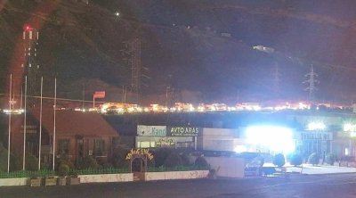 Bakı dairəvi yolda maşın yanıb, sıxlıq yaranıb - FOTO