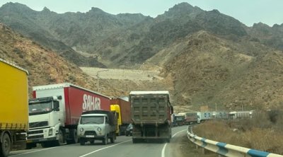Ermənistan–İran sərhədində yük maşınlarının kilometrlərlə növbəsi yaranıb – FOTO/VİDEO